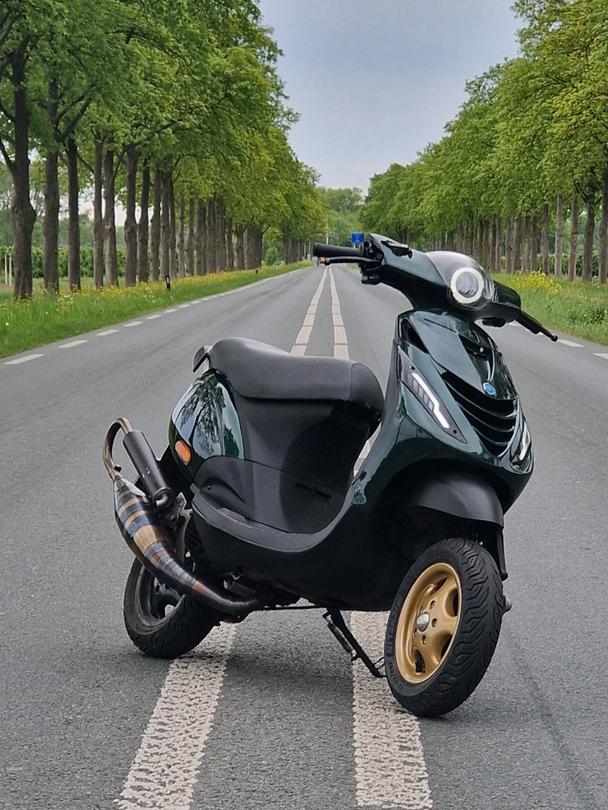 Zip 172cc op brom, Fietsen en Brommers, Scooters | Piaggio, Zo goed als nieuw, Zip, Maximaal 45 km/u, Tweetakt, Ophalen