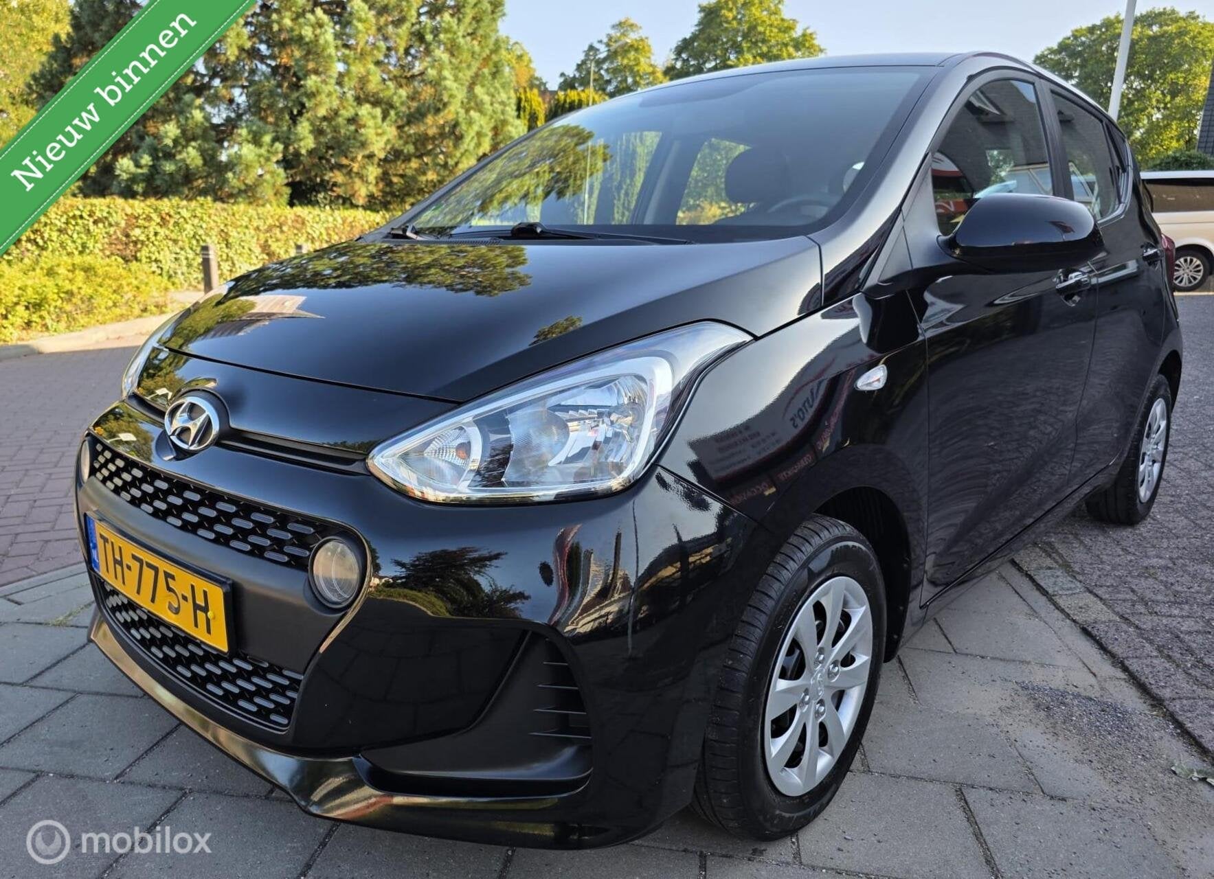 Hyundai i10 1.0i Comfort Dealer Onderh Incl.APK+Aflbeurt +12, Auto's, Voorwielaandrijving, Gebruikt, 4 stoelen, Zwart