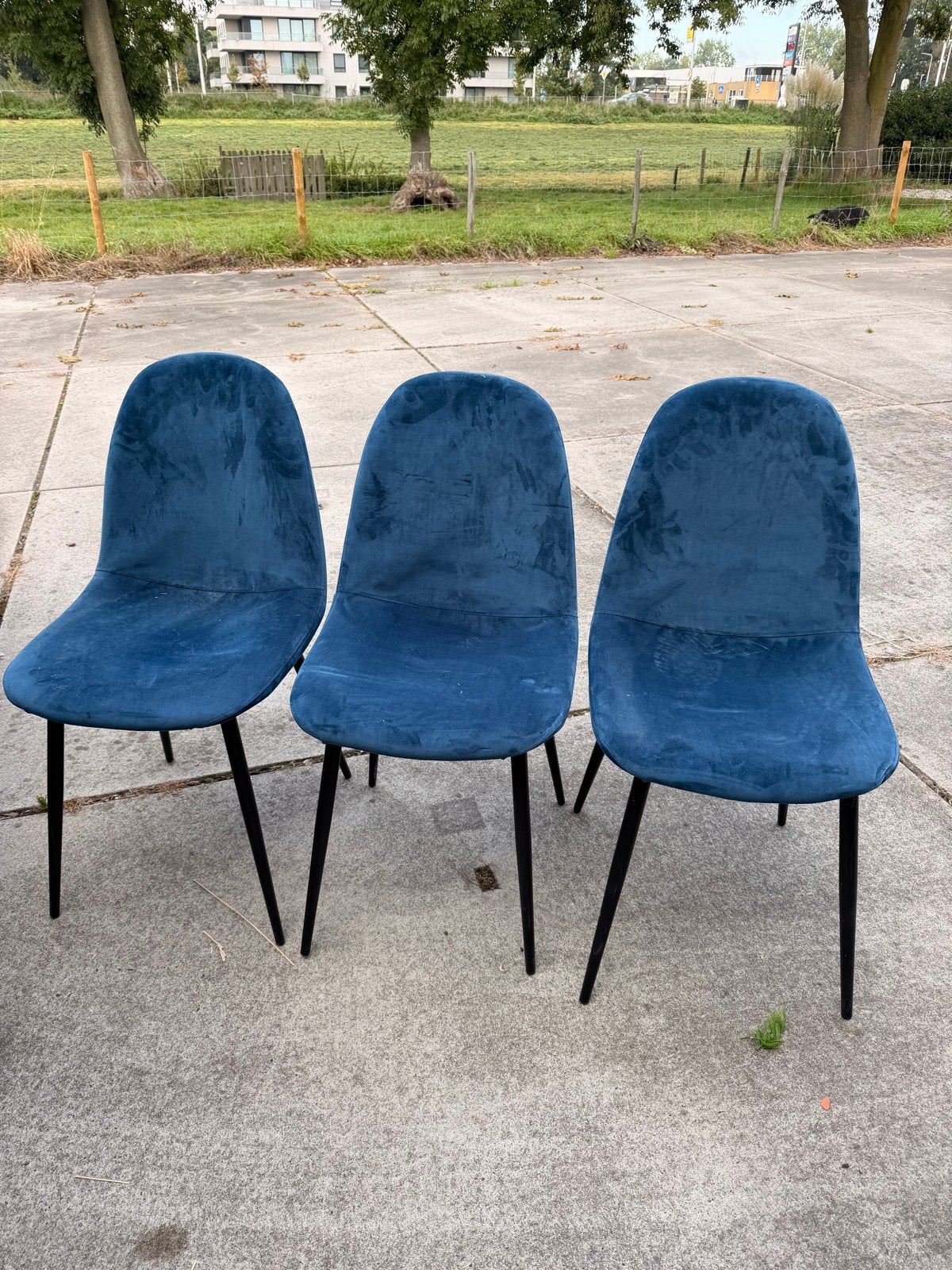 3 blauwe stoelen met zithoogte 50 cm, Ophalen, Gebruikt, Drie, Blauw