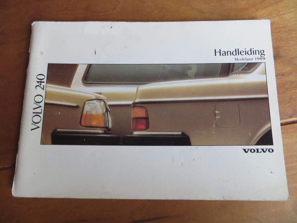 Instructieboek Volvo 240, Volvo 240 Stationcar 1988-1989, Ophalen of Verzenden
