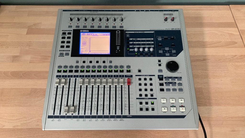 Yamaha AW2400 multitrack recorder, Ophalen of Verzenden, Zo goed als nieuw, 20 kanalen of meer, Microfooningang