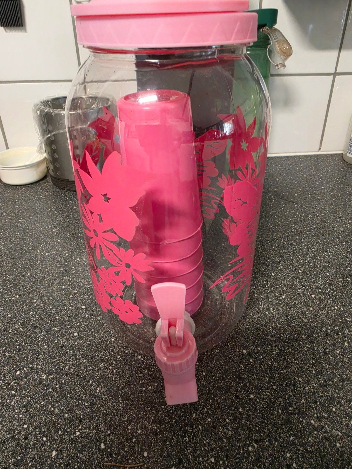 Roze drankdispenser met 6 bijpassende bekers, Overige typen, Kunststof, Nieuw, Ophalen of Verzenden
