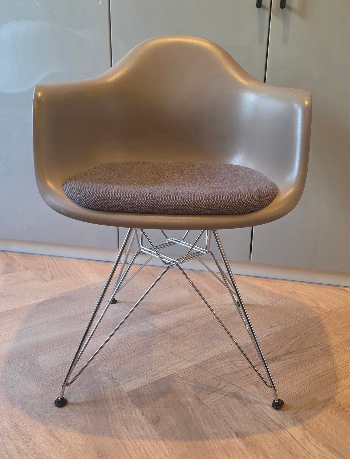 Originele Vitra Eames DAR stoel - nette staat, Ophalen, Zo goed als nieuw, Wit, Eén