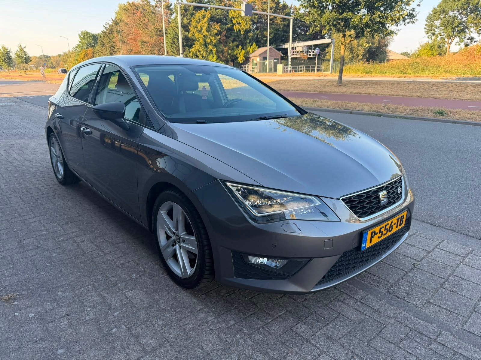 Seat Leon 1.4 EcoTSI FR Connect AUTOMAAT, Gebruikt, Euro 6, 4 cilinders, 150 pk