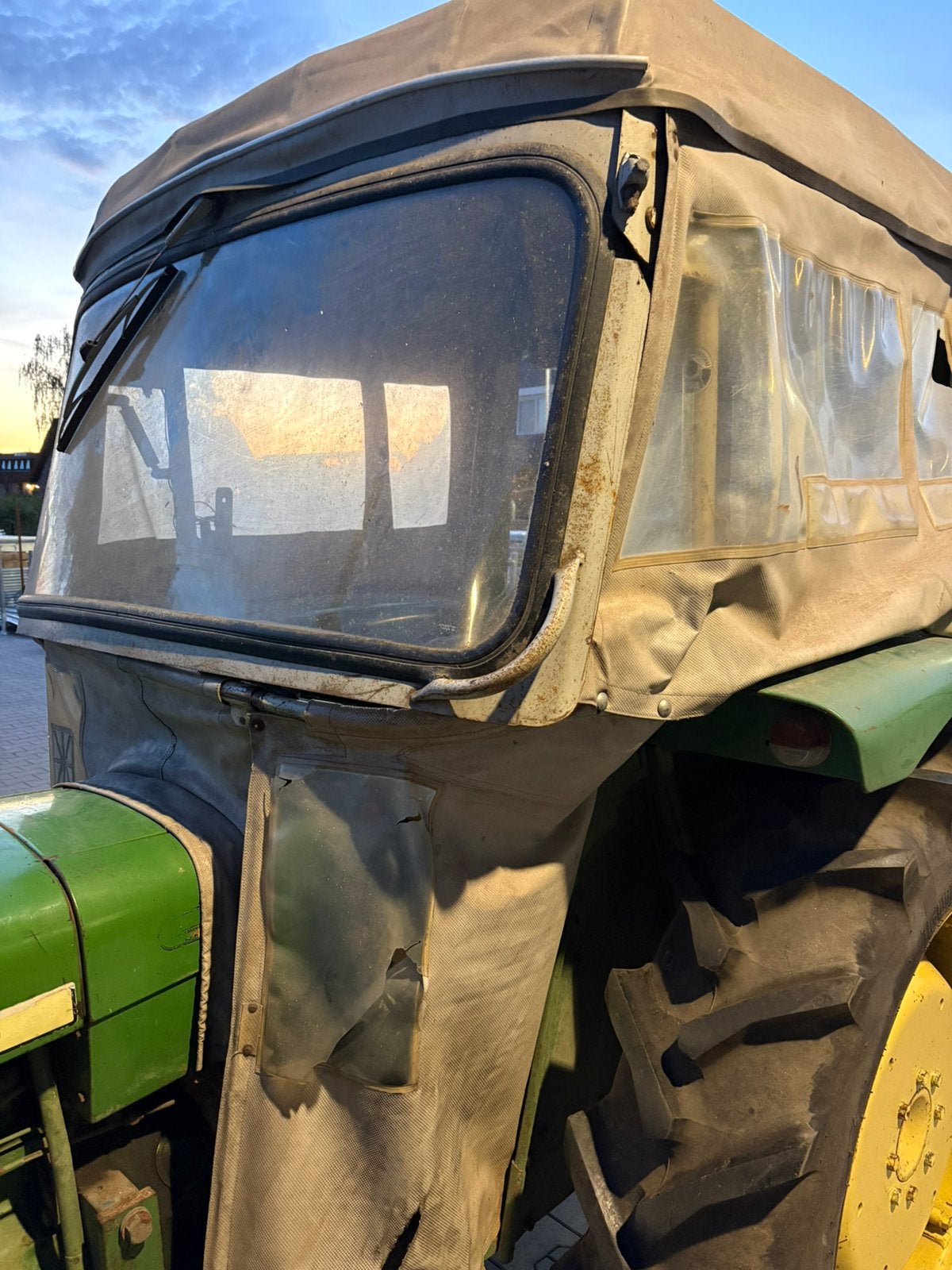 Cabine trekker, Zakelijke goederen, Ophalen