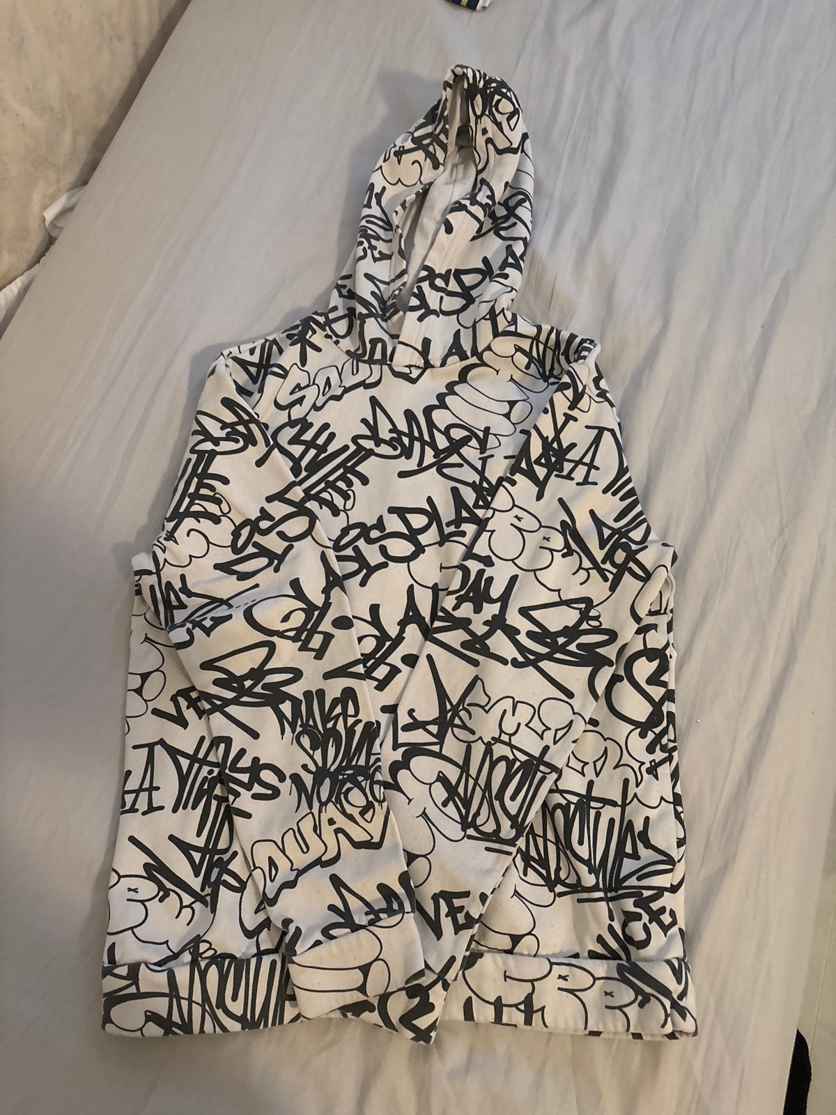 Witte hoodie met graffiti print, Ophalen, Zo goed als nieuw, Maat 48/50 (M), Wit