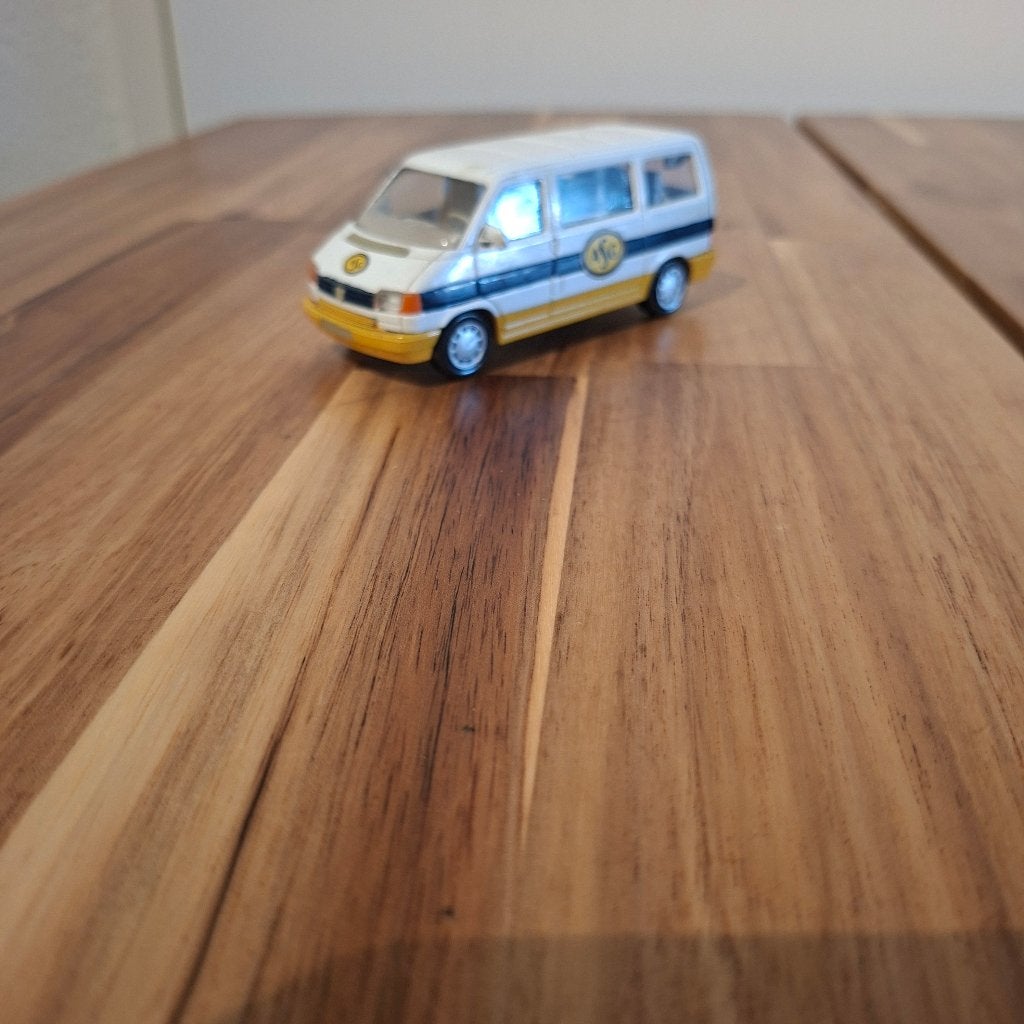 ASG VOLKSWAGEN PERSONENBUS VOOR LIEFHEBBER .ZIE MEER ASG ., Hobby en Vrije tijd, Modelauto's | 1:50, Verzenden, Zo goed als nieuw