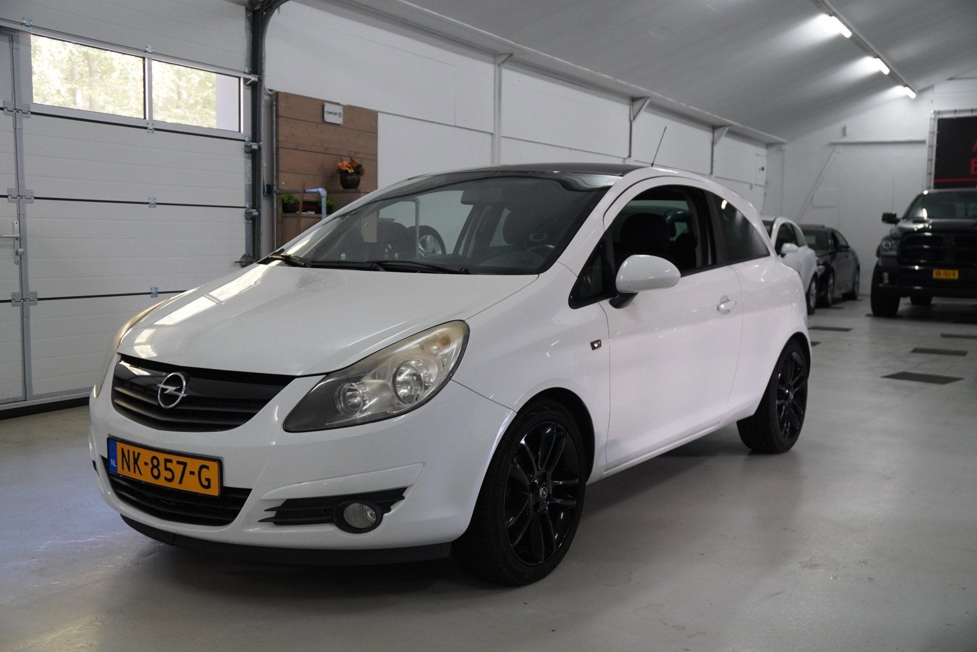 Opel Corsa 1.4-16V Color Edition AIRCO SPORTSTOELEN LM VELGE, Auto's, Voorwielaandrijving, Euro 5, 4 cilinders, Elektrische ramen