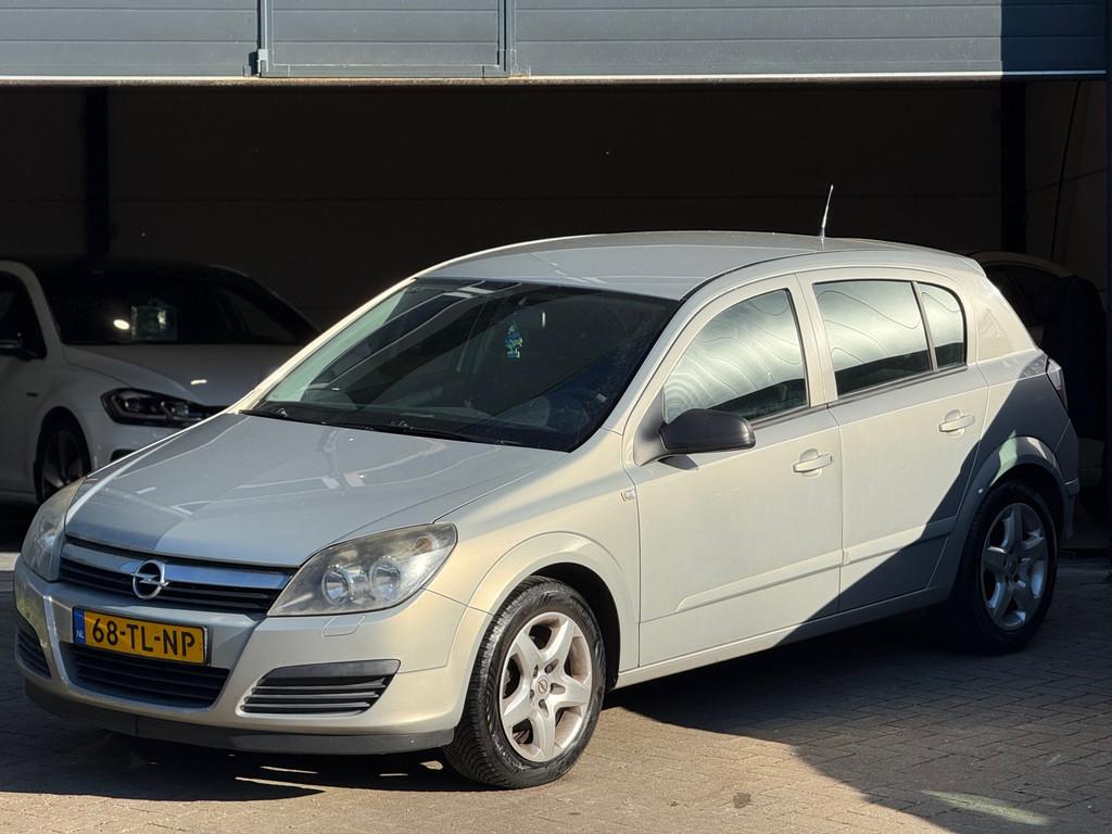 Opel Astra 1.6 Edition Airco/Trekhaak, Auto's, Voorwielaandrijving, 15 km/l, Gebruikt, 4 cilinders
