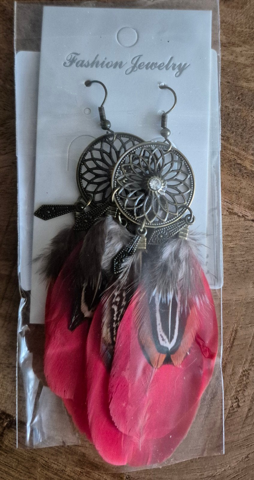 2 paar nieuwe oorbellen: Boho veren en schelpen/zeesterren, Overige materialen, Hangers, Nieuw, Ophalen of Verzenden