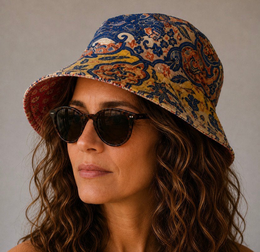 Unieke handmade  bucket hat, Ophalen of Verzenden, Zo goed als nieuw, 56 of 57 cm (M, 7 of 7⅛ inch), Hoed