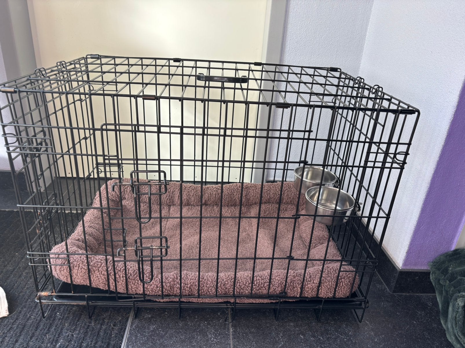 Zwarte bench 76x48x54, Dieren en Toebehoren, Hondenhokken, Zo goed als nieuw, Hondenhok, Minder dan 65 cm, 75 tot 110 cm, Ophalen
