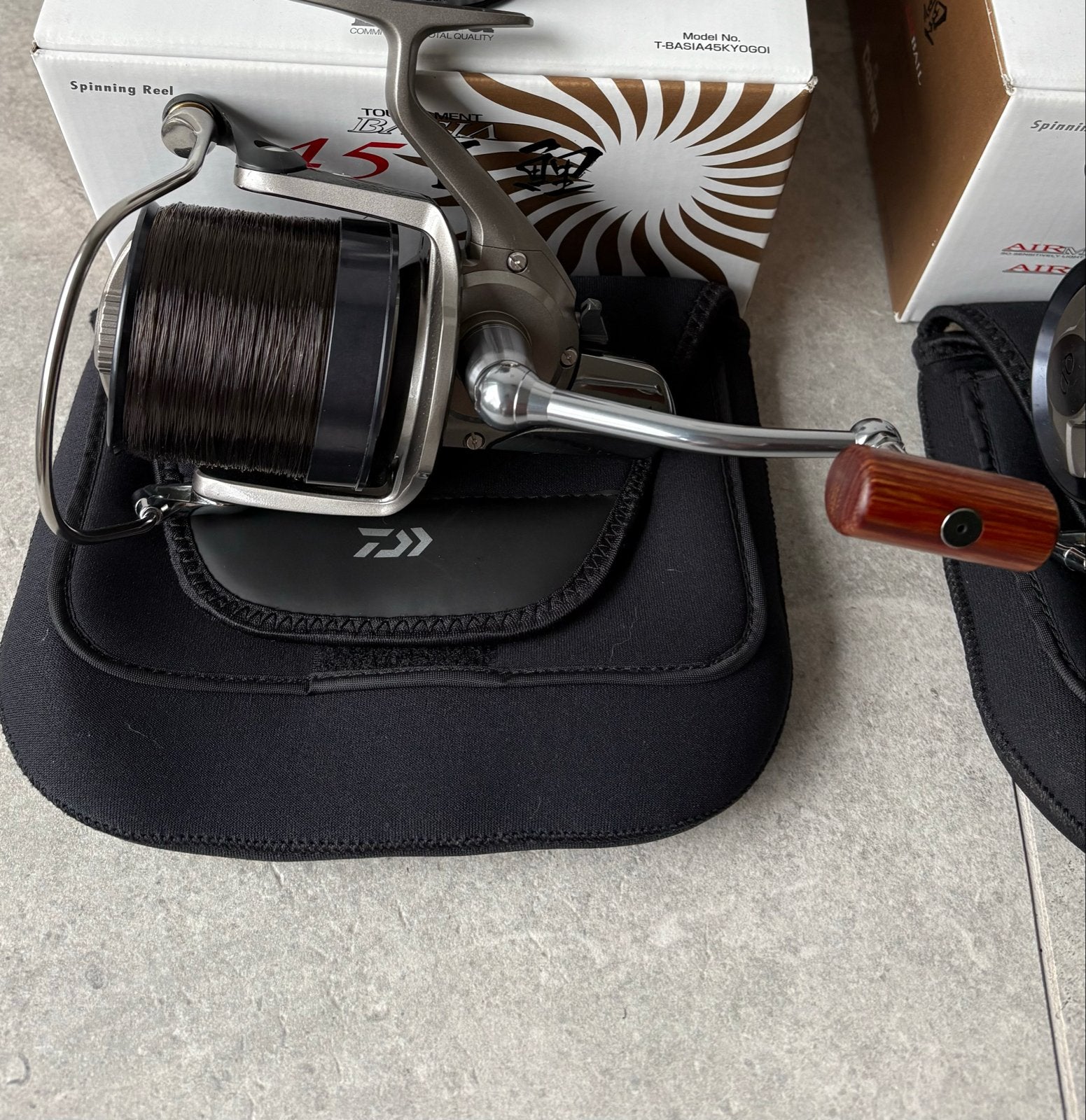 3x Daiwa Basia 45QDA met Weston spoelen - Topconditie!, Ophalen, Zo goed als nieuw, Molen