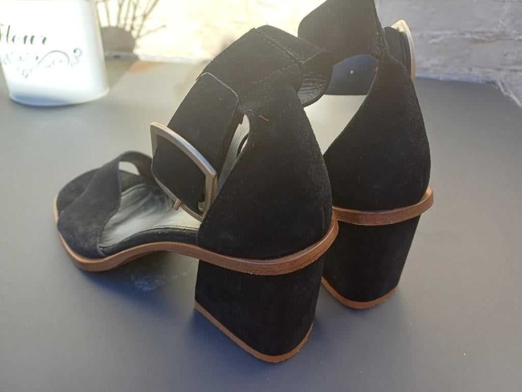 Mooie suède schoenen maat 37 merk Notre-v, Verzenden, Zo goed als nieuw, Zwart