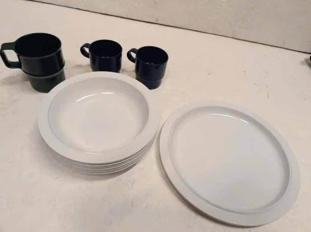 Mepal melamine rosti servies 6x bord 1x groot bord 3x beker, Gebruikt, Ophalen of Verzenden, Bord(en), Overige stijlen