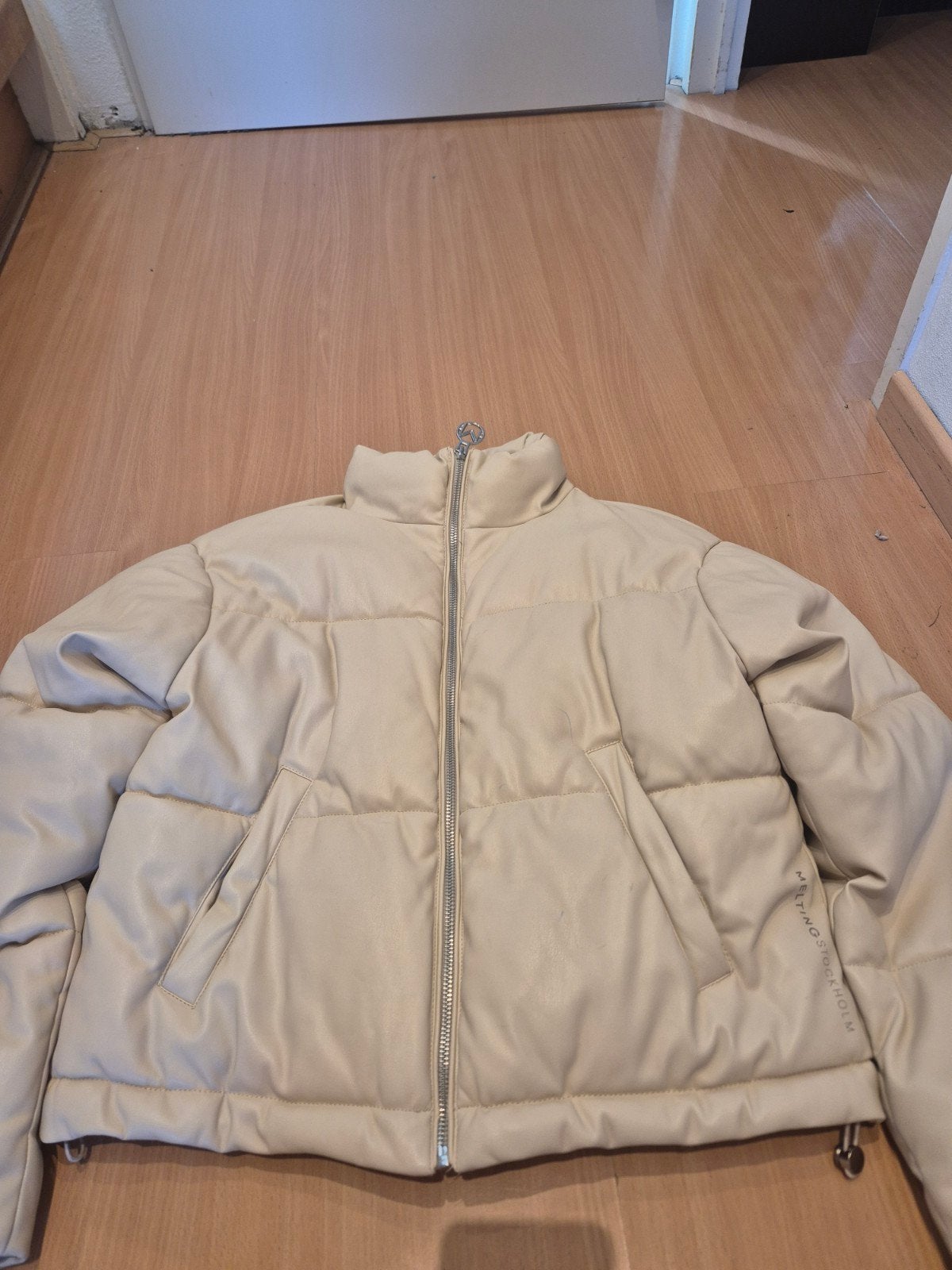 Melting Stockholm Puffer Jas – Imidatieleer – Maat S, Beige, Ophalen of Verzenden, Maat 36 (S), Gedragen