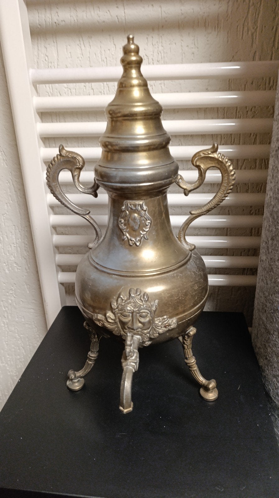 Antieke kraantjeskan met mythologisch gezicht, Ophalen of Verzenden