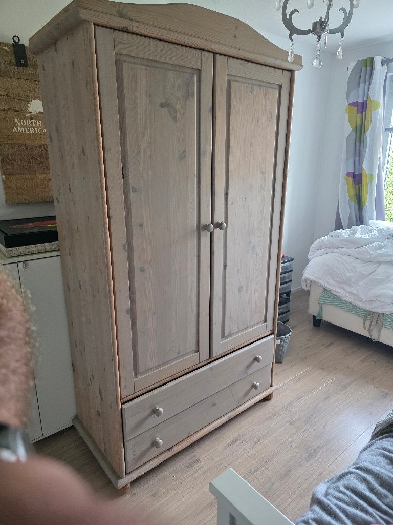 Grenen kledingkast, Gebruikt, 100 tot 150 cm, 50 tot 75 cm, Ophalen