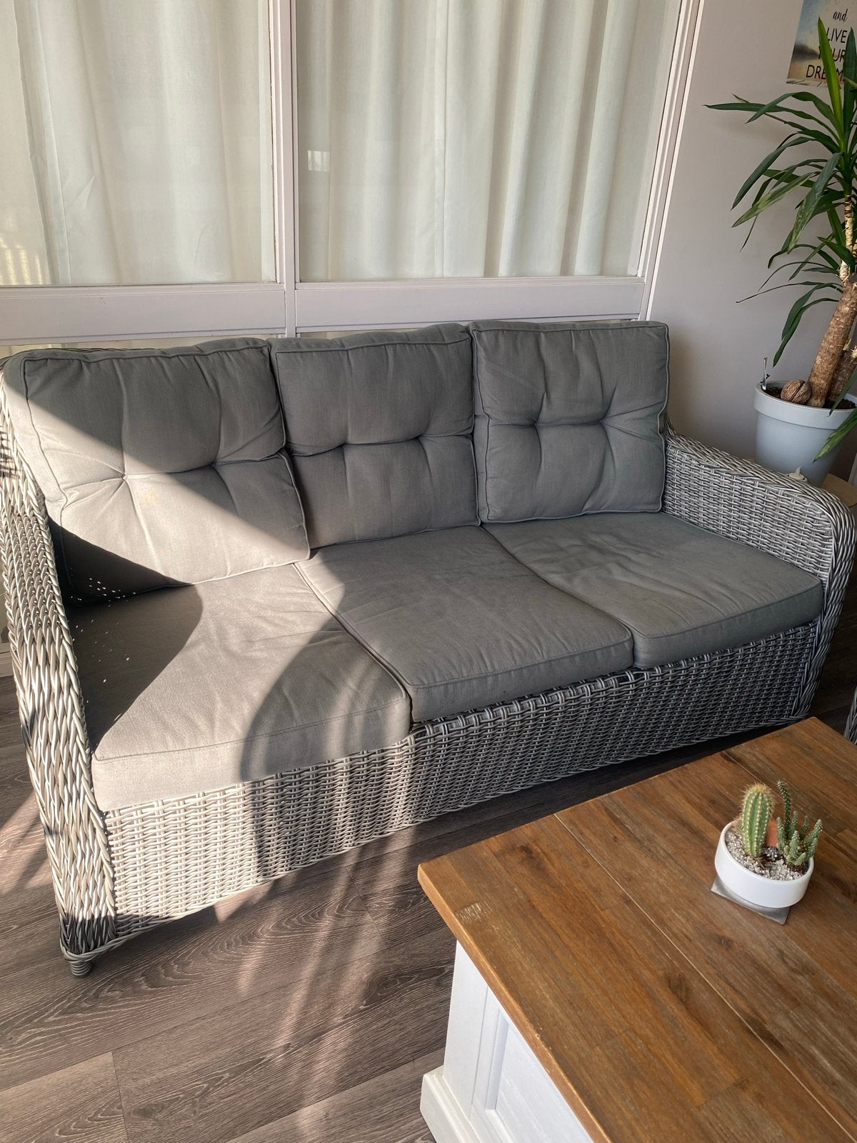 Lounge set: 3-zitsbank, 2 fauteuils en 2 poefs, Ophalen of Verzenden, Gebruikt, Kunststof
