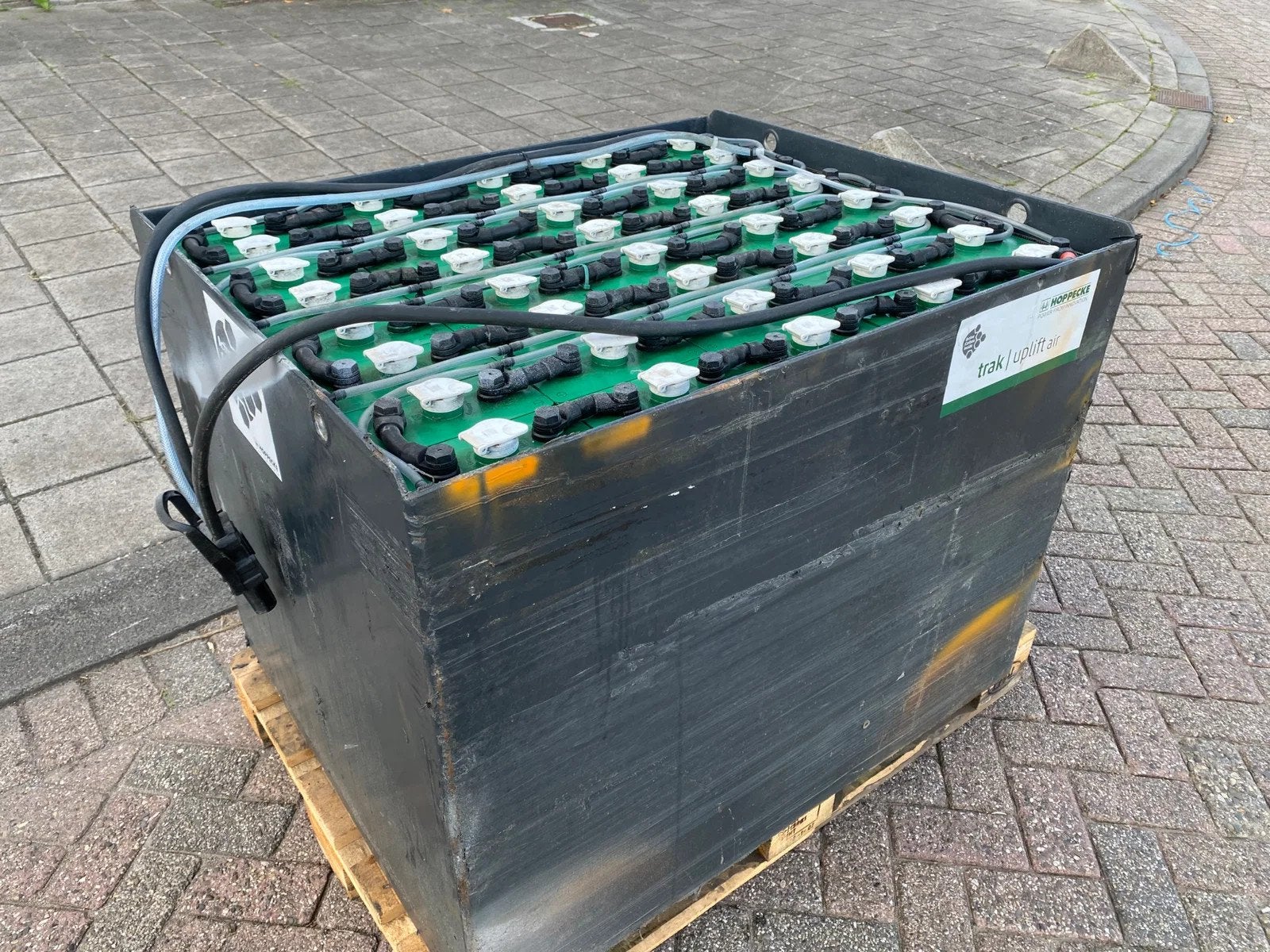 Hoppecke 80v 775aH ZO GOED ALS NIEUWE BATTERIJ / HEFTRUCK, Marconistraat 2
3133 KL  Vlaardingen, NL, Yilmaz Heftrucks, Info@yilmazheftrucks.nl