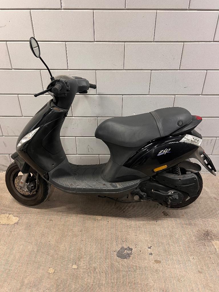 Piaggo zip, Fietsen en Brommers, Ophalen, Gebruikt, Maximaal 45 km/u, Zip