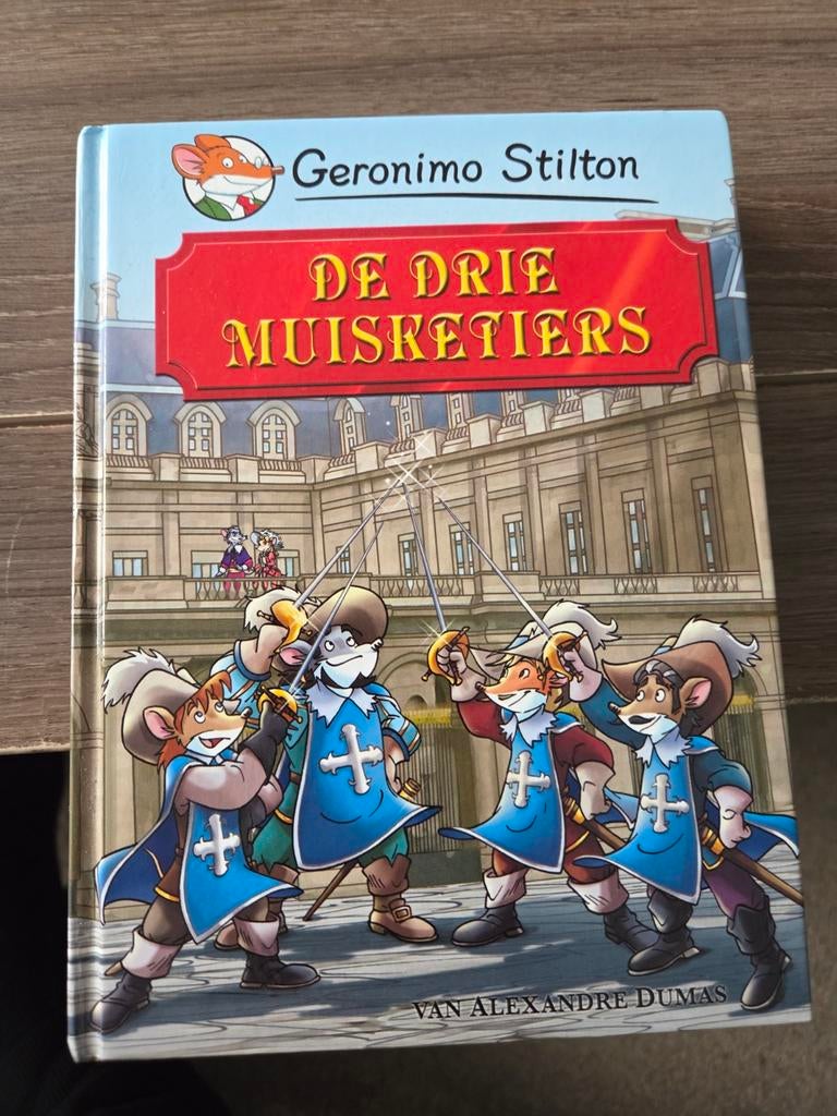Geronimo Stilton - De drie muisketiers, Fictie algemeen, Geronimo Stilton, Ophalen of Verzenden, Zo goed als nieuw