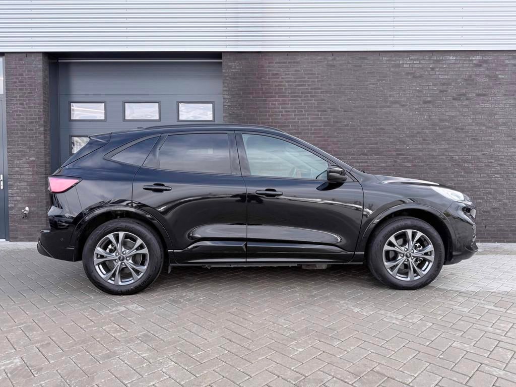 Ford KUGA 2.5 PHEV Titanium | 2023 | St-Line | 224pk | Trekh, 14 kWh, Gebruikt, 4 cilinders, Zwart