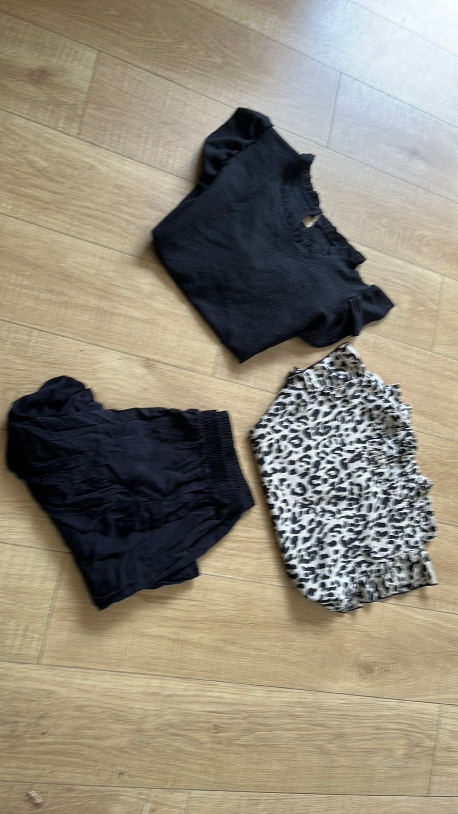 L xl 40 42 zwart top roezel tijger roezels trendy, Kleding | Dames, Ophalen of Verzenden, Zo goed als nieuw, Maat 42/44 (L), Zwart
