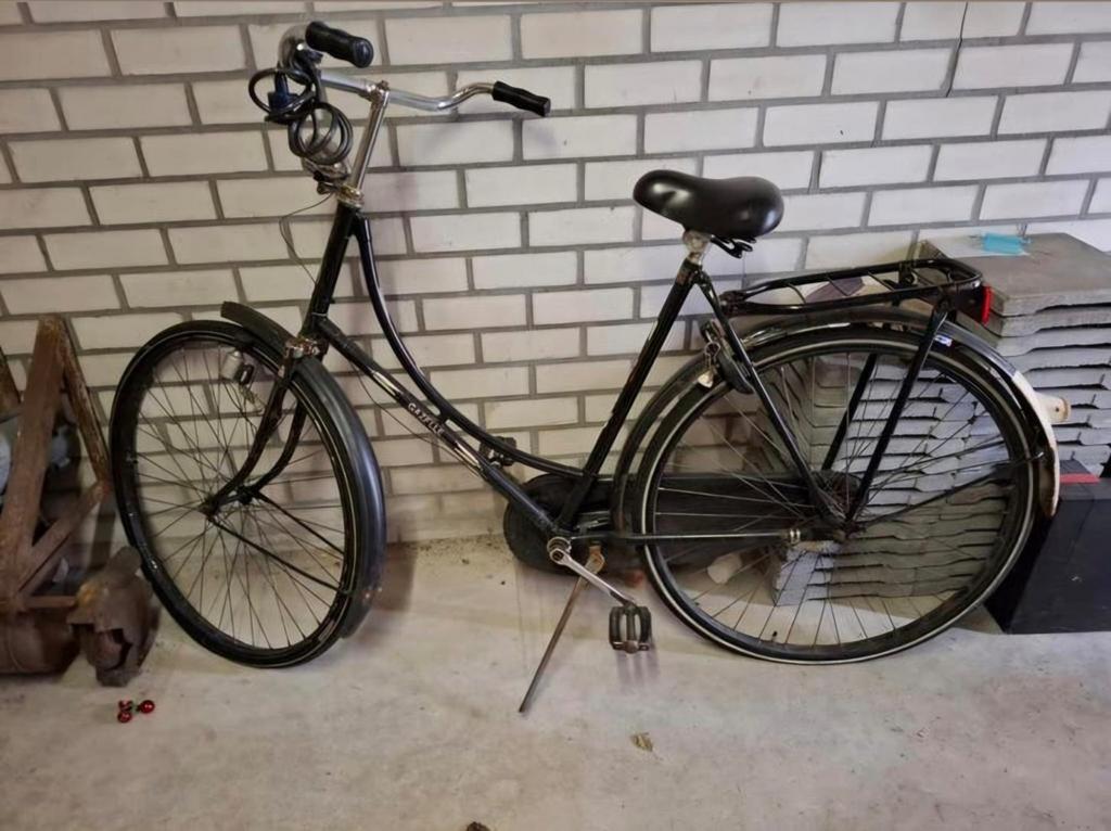 Gazelle omafiets - Klassieke zwarte stadsfiets, Fietsen en Brommers, Fietsen | Dames | Omafietsen, Ophalen, Zo goed als nieuw