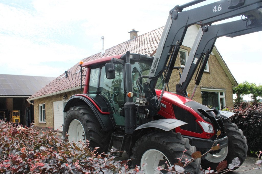 Valtra N Serie N 103 met Voorlader (bj 2013), Zakelijke goederen, Agrarisch | Tractoren, Gebruikt, 80 tot 120 Pk, Overige merken