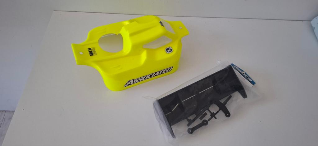 RC8B4 Buggy parts 1-8, Hobby en Vrije tijd, Modelbouw | Radiografisch | Auto's, Ophalen of Verzenden, Auto offroad