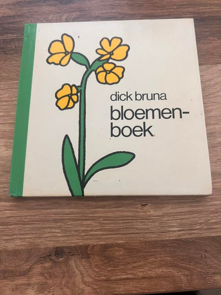 Dick Bruna Bloemenboek, Ophalen of Verzenden, Gelezen