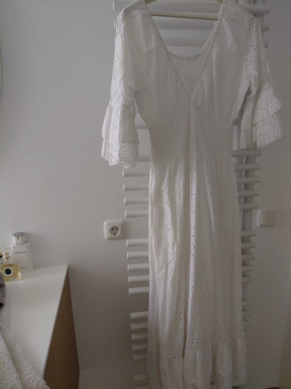 Italiaanse 100% katoenen witte kanten broderie jurk met ruch, Maat 38/40 (M), Wit, Ophalen of Verzenden, Onbekend