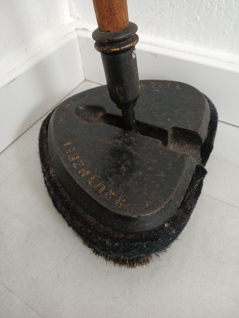 Antieke zeldzame gietyzeren boenwasser., Ophalen