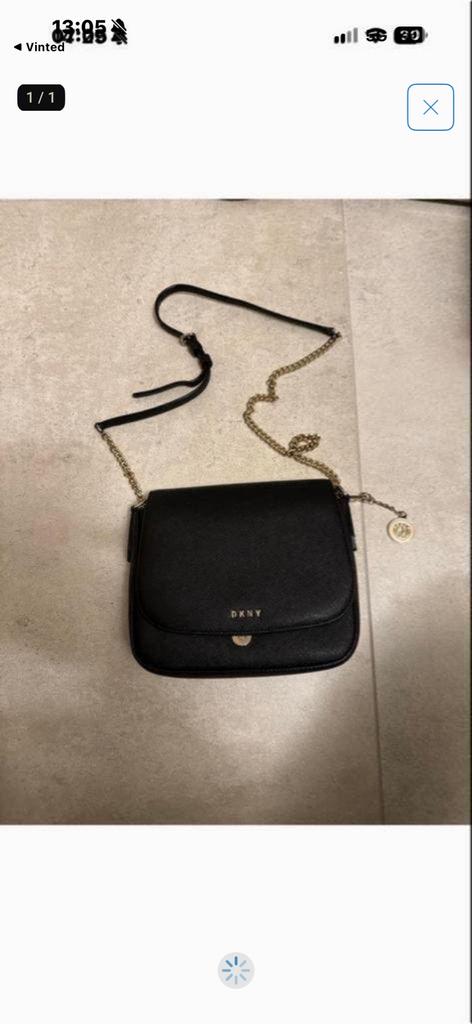 DKNY Zwart Schoudertasje met Gouden Details, Ophalen of Verzenden, Zo goed als nieuw, Zwart, Schoudertasje
