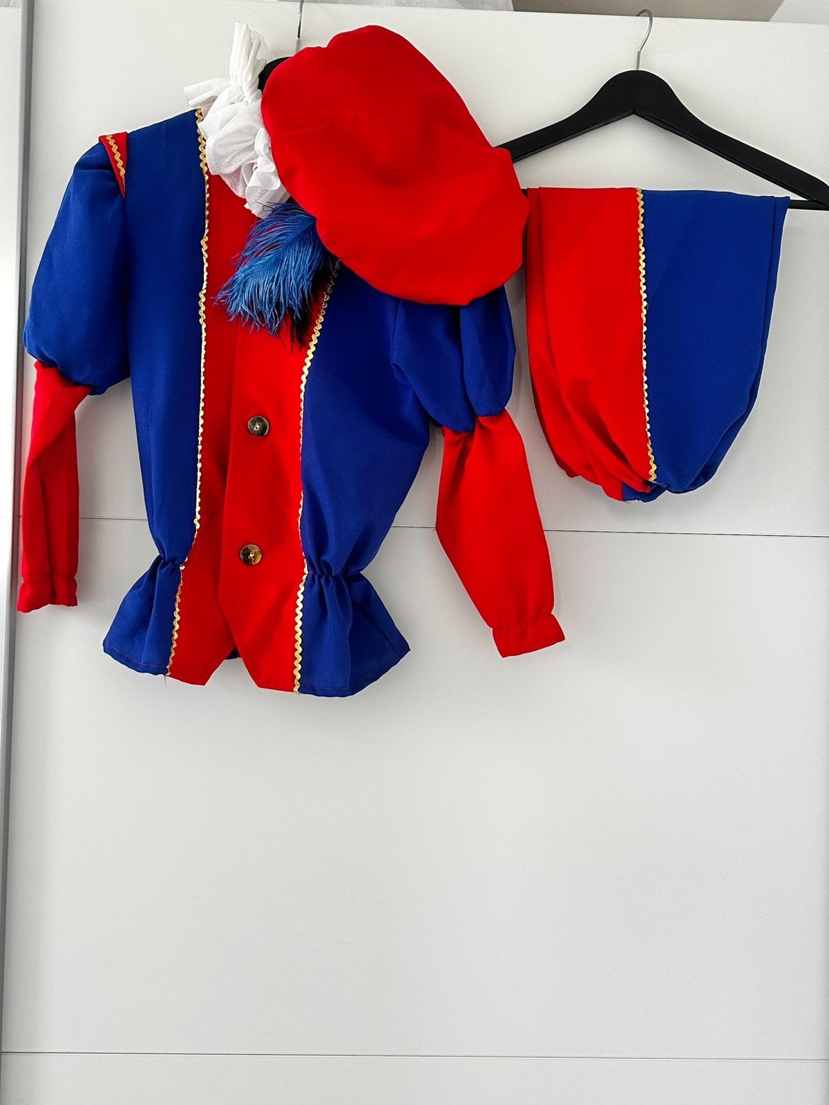 Pietenpak Maat 140 - Compleet met baret en broek, Kleding | Heren, Kerstmis of Sinterklaas, Overige maten, Ophalen of Verzenden