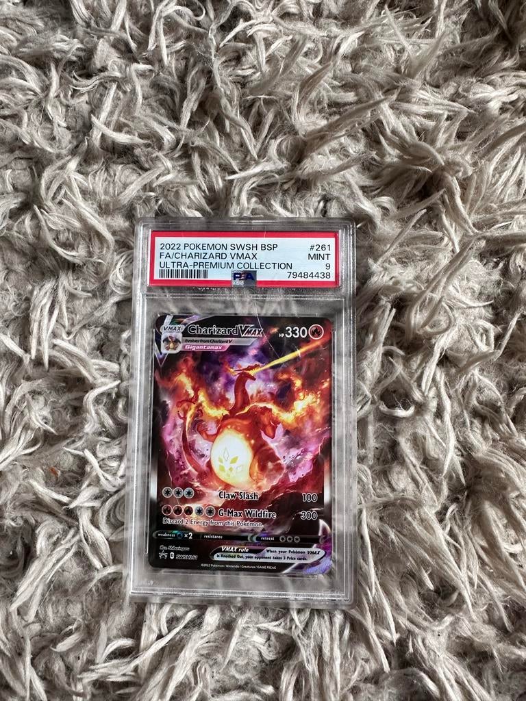 Pokémon Charizard VMAX PSA 9 - Ultra-Premium Collection, Ophalen of Verzenden, Zo goed als nieuw, Losse kaart