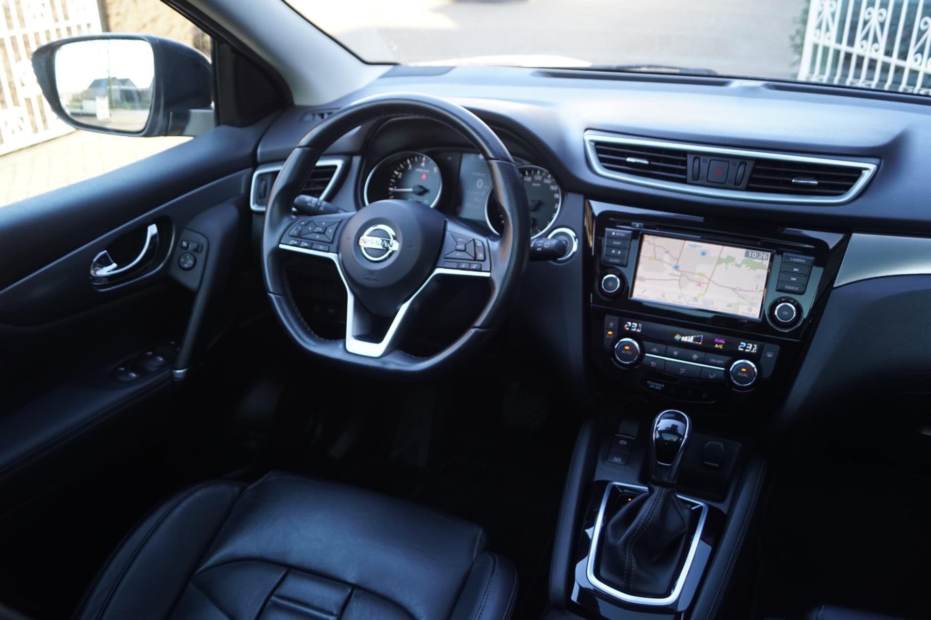 Nissan Qashqai 1.3 DIG-T Premium Edition Autom Panodak Leder, Auto's, Dealer onderhouden, Gebruikt, Leder, Qashqai