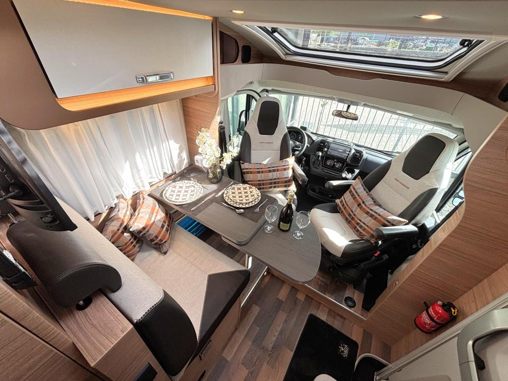 Weinsberg CaraCompact 600 MEG 9-TR AUTOMAAT ENKELE BEDDEN, Automaat, Winterisolatie, Ringverwarming, Fiat