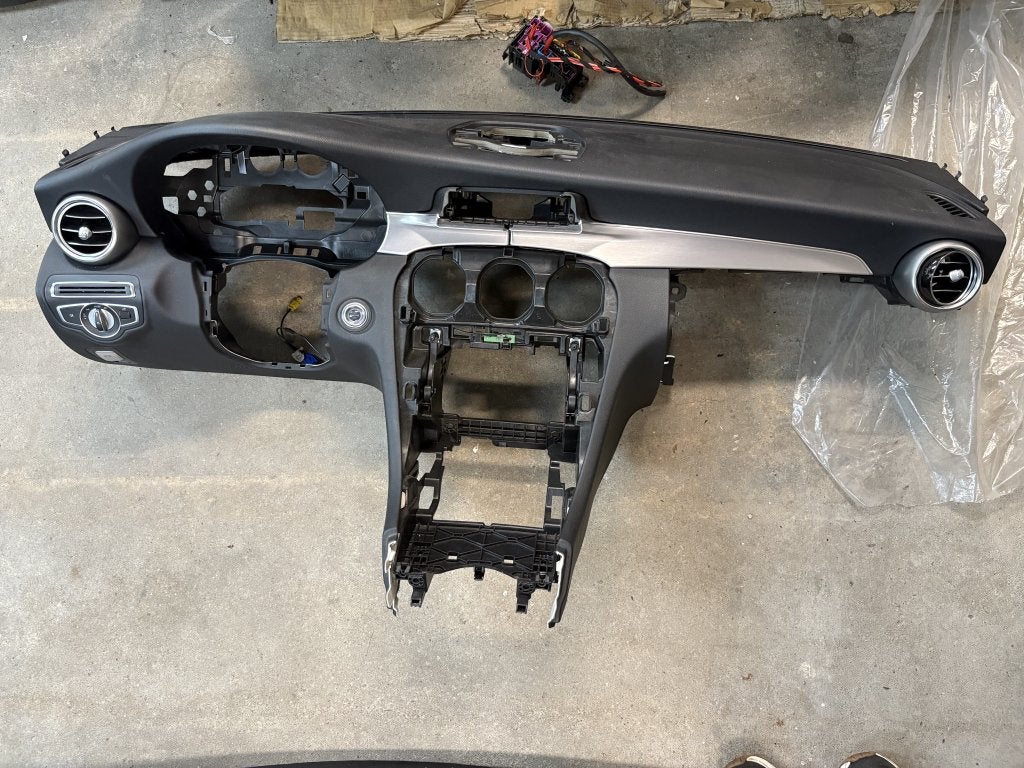 Dashboard W205 C Klasse vanaf 2019 facelift, Auto-onderdelen, Dashboard en Schakelaars, Niet ingevuld, Gebruikt, Mercedes-Benz