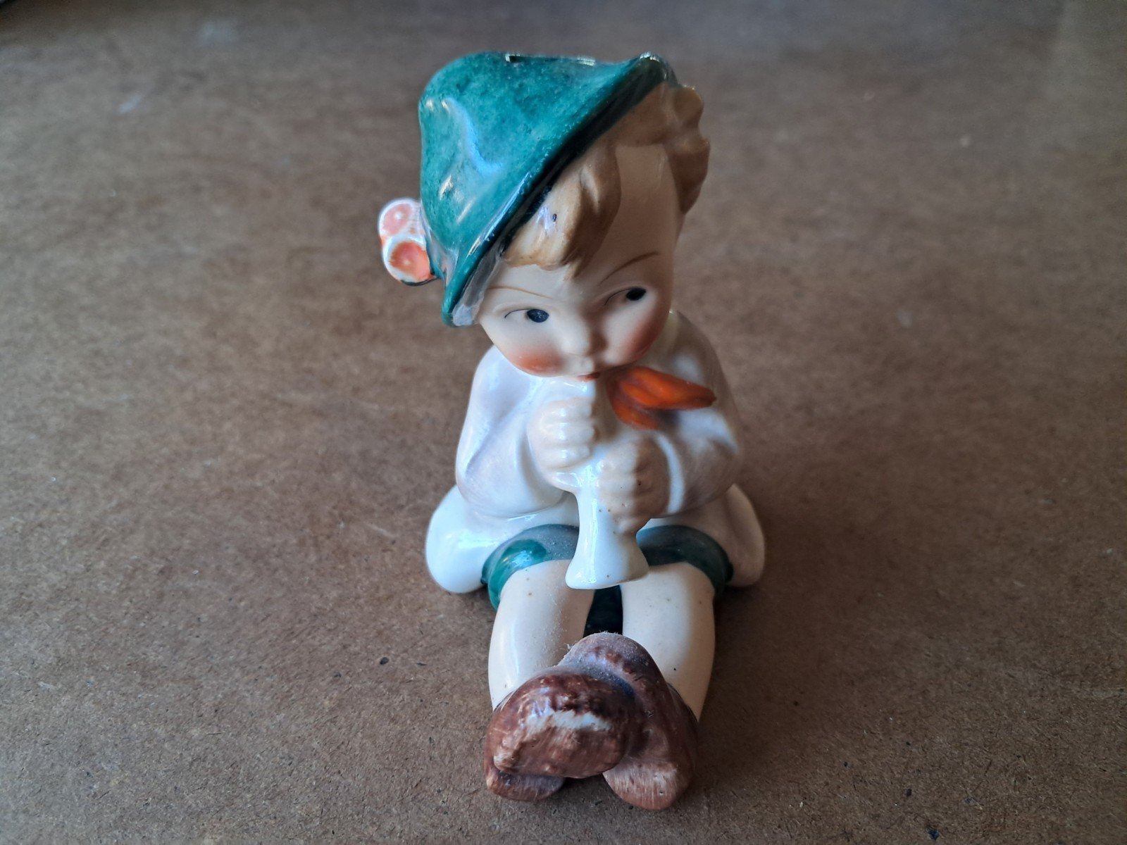 Goebel Hummel beeldje jongen met fluit, Verzamelen, Beelden en Beeldjes, Ophalen of Verzenden, Gebruikt, Hummel