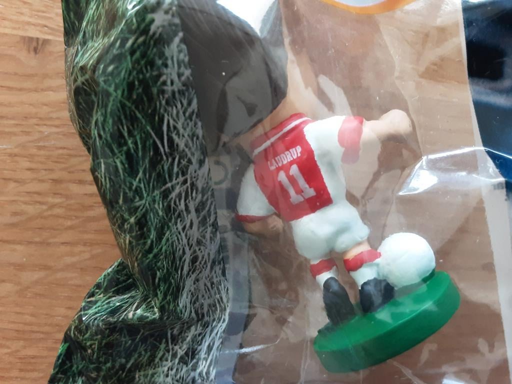 Voetbal poppetje Laudrup 11, Ophalen of Verzenden, Nieuw