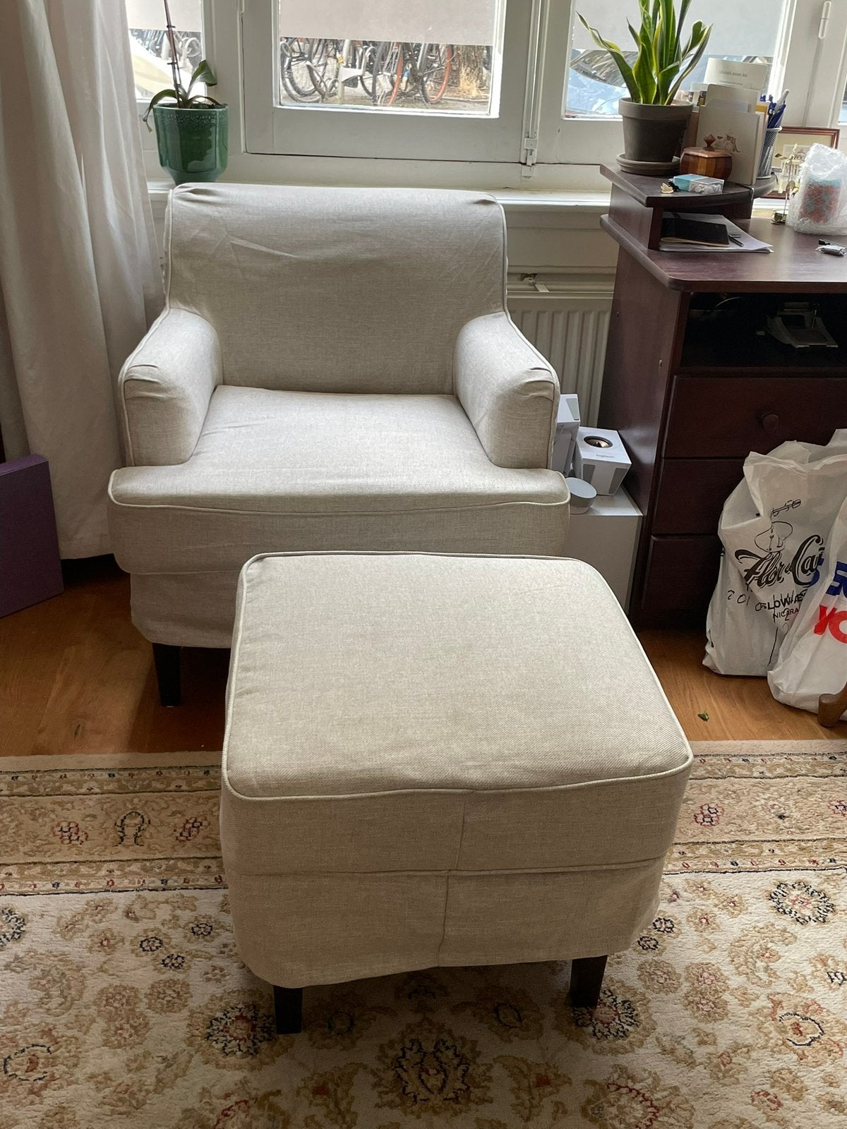 Rocksjön Ikea Armchair with footstand, Ophalen, Zo goed als nieuw