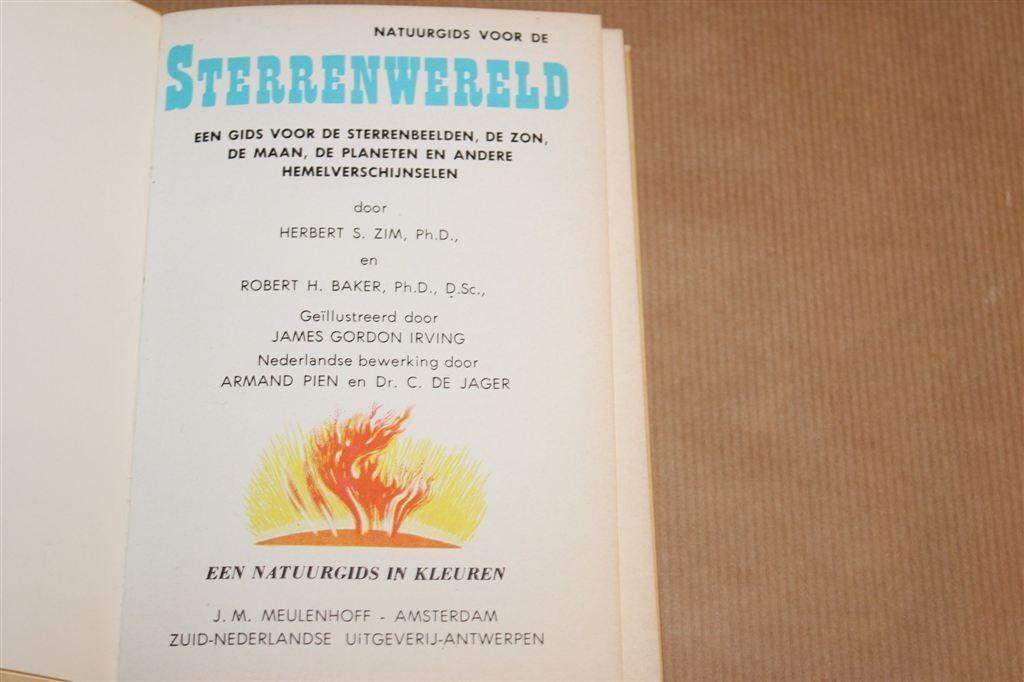 De Sterrenwereld — Zeldzame Natuurgids met 150 Foto\'s [1962, Ophalen of Verzenden, Gelezen, Natuurwetenschap