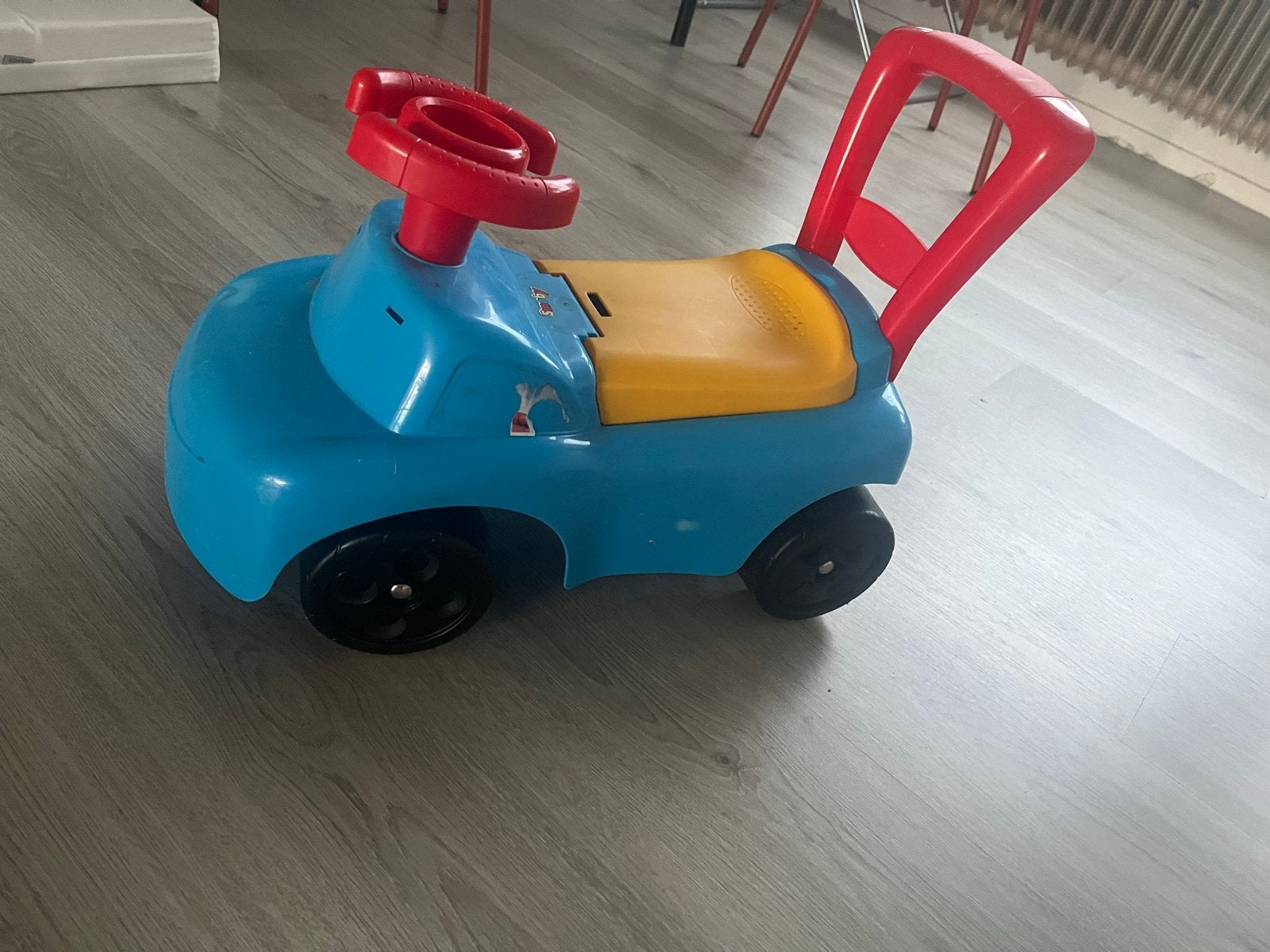 Blauwe loopauto met duwstang voor peuters, Ophalen of Verzenden, Gebruikt, Loopvoertuig