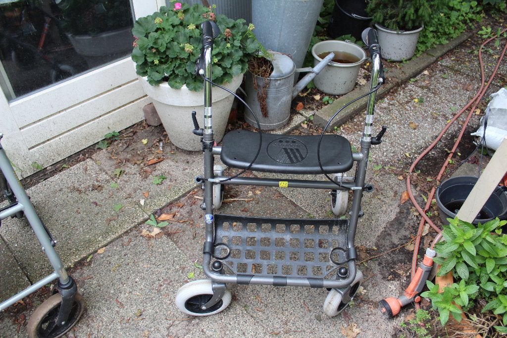 2 rollators te koop (1 bijna nieuw), Ophalen of Verzenden, Opvouwbaar, Gebruikt