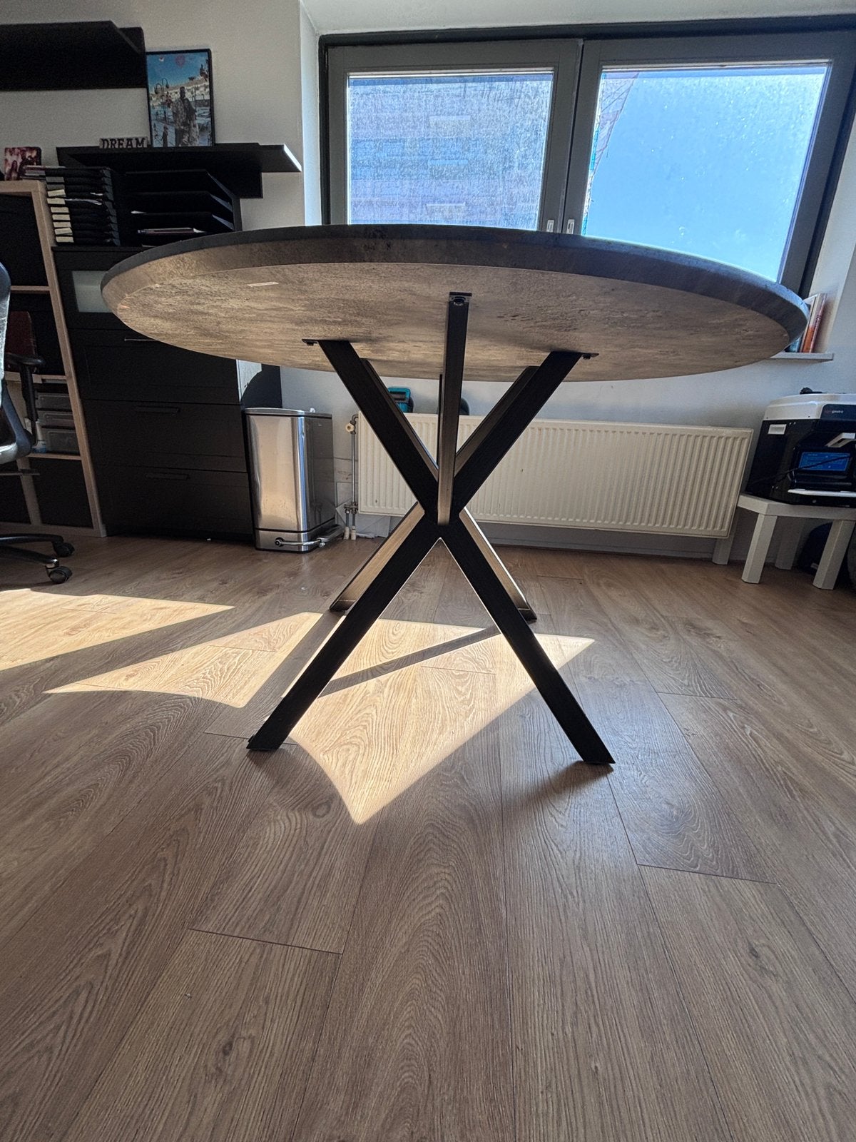 GRATIS Ronde Eettafel Ø120cm – Stevig Metalen Onderstel, Ophalen, Gebruikt, Rond, Vier personen