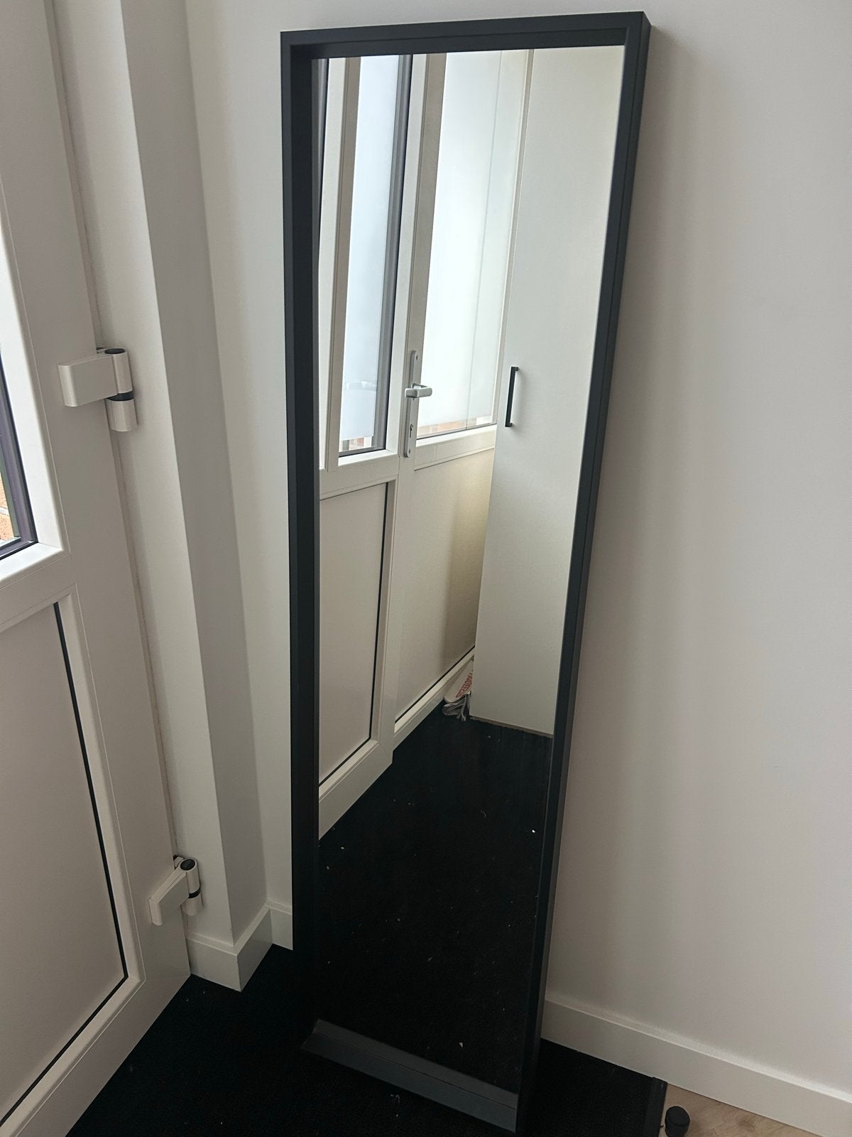 Zwarte spiegel van IKEA - Zo goed als nieuw, Huis en Inrichting, Ophalen, Minder dan 50 cm, Zo goed als nieuw, 150 tot 200 cm