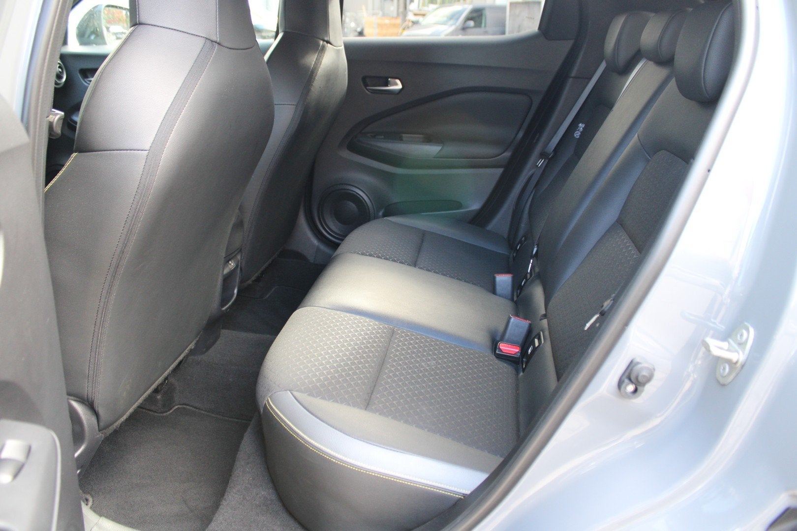 Foto 43 van NISSAN Juke 1.0 DIG-T 114pk Kiiro | Keyless | CruiseControl