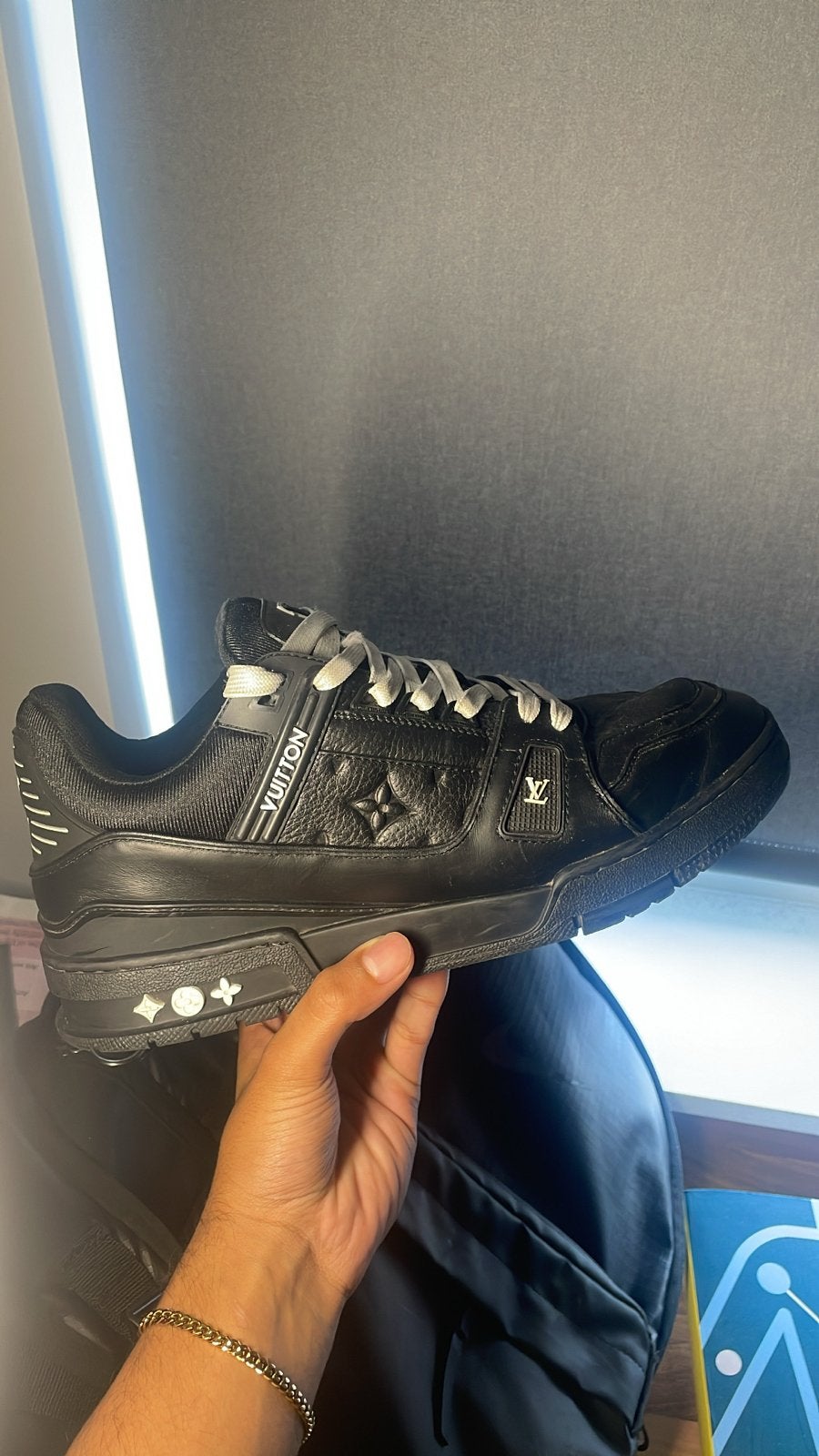 Louis Vuitton LV Arch Light Sneakers Zwart Maat 44, Kleding | Heren, Ophalen of Verzenden, Gedragen, Zwart, Sneakers of Gympen